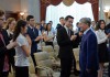 Атамбаев призвал выпускников быть порядочными людьми