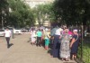 Возле Первомайского суда проходит митинг в поддержку Нурлана Асанова