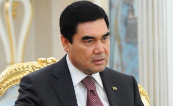 Сооронбай Жээнбеков пригласил Гурбангулы Бердымухаммедова посетить с ответным визитом Кыргызстан