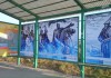 Остановки Бишкека теперь украшены иллюстрациями из эпоса «Манас»