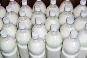 «Не вешайте лапшу на уши, рост цен на молоко никак не связан с мировыми ценами». Депутат отчитала главу Минсельхоза Кыргызстана