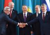 Путин, Меркель и Мирзиёев поздравили Атамбаева с Новым годом
