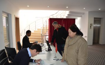 Кыргызстанцы в Турции активно участвуют в референдуме