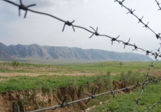 Восемь граждан Кыргызстана незаконно пересекли кыргызско-таджикскую госграницу и проехали на территорию Таджикистана