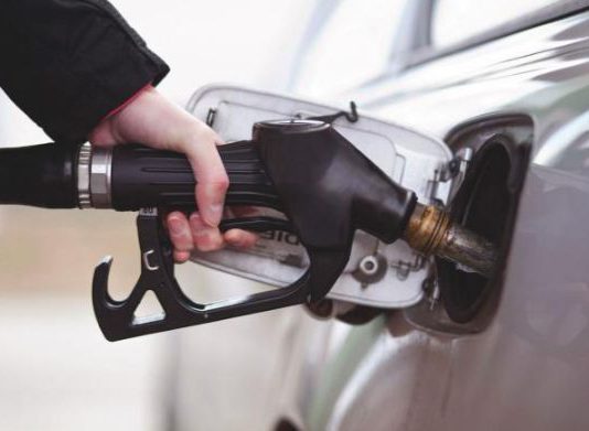 Спрос на ГСМ в Кыргызстане сильно упал. Нефтетрейдеры говорят о падении на 80%