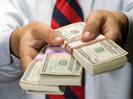 Аналитики Goldman Sachs допустили превращение доллара в рискованную валюту