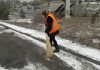 Правонарушители будут очищать улицы Бишкека от мусора и снега
