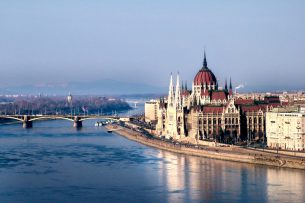 Европарламент объявил Венгрию электоральной автократией
