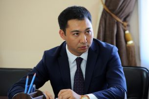 Министр культуры Кыргызстана игнорирует необходимость покинуть бизнес и не вписывает его в декларации — Economist.kg