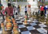 В столичном парке имени Ататюрка установлены большие уличные шахматы