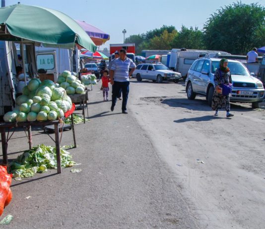 Все крупные ТРК, мини-рынки Бишкека и Чуйской области снижают стоимость арендной платы за торговые места