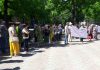 Жители села Орто-Сай митингуют возле парламента с требованием о трансформации земель