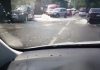 На улице Курманжан Датки из-за аварии на теплосети затопило проезжую часть (видео)