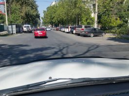 Автолюбители Бишкека жалуются на «незаметные» расширенные лежачие полицейские