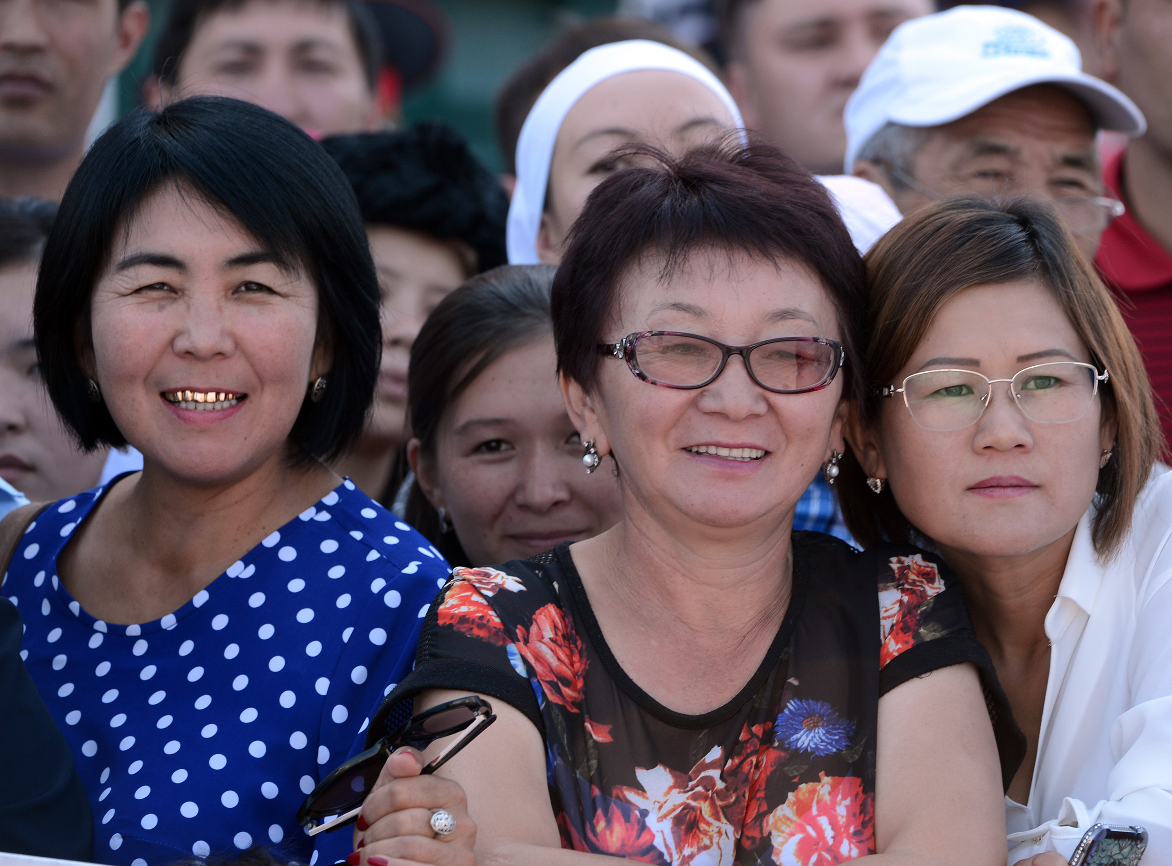 Население киргиз. Киргизия жители. Бишкек жители. Киргизские женщины. Киргизия население.