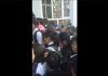 Родители возмущены постоянными давками в школе №70 Бишкека (видео)