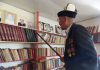 Музей дедушки Жайылкана: как 93-летний житель Бостери открыл музей книг на своём чердаке
