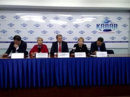 Таможенники РК повторно проверяют кыргызские грузы на территории Казахстана