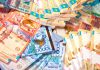 Объём денежных переводов в Кыргызстан из Казахстана сократился почти в два раза