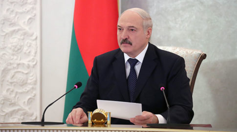 Лукашенко заявил об угрозе "горячей войны" для Беларуси