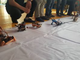 В Бишкеке прошло соревнование самодельных роботов (фоторепортаж)