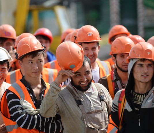 До конца года в Узбекистан вернутся 250-300 тысяч трудовых мигрантов