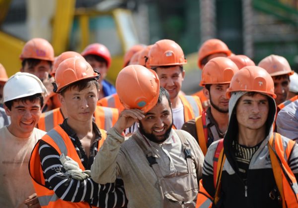 До конца года в Узбекистан вернутся 250-300 тысяч трудовых мигрантов