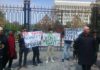 На митинг к «Белому дому» снова вышли жители Тогуз-Торо (фото)