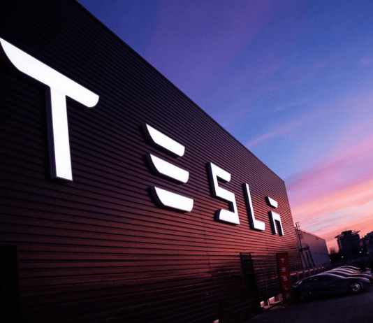 Акции Tesla резко подскочили после соглашения с китайским поисковиком Baidu