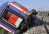 В Турции пассажирский поезд сошел с рельсов: 24 погибших