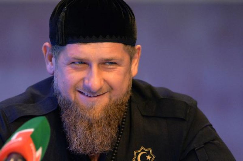 Рамзан Кадыров пригласил Байдена в Чечню, чтобы показать "куриных мужей"
