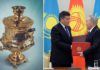 Жээнбеков подарил Назарбаеву 100-летний самовар