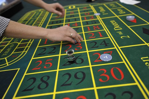 В парламенте Кыргызстана поддержали открытие казино