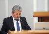 Министру финансов Адылбеку Касымалиеву объявлен выговор