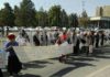 У «Белого дома» бишкекчане требуют отставки премьер-министра