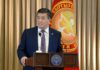Сооронбай Жээнбеков вручил лучшим студентам Кыргызстана по 50 тыс. сомов