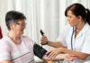 Синдром белого халата: измерять кровяное давление необходимо прежде всего в домашних условиях