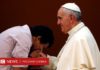 Папа римский объяснил, почему не давал целовать себе руки