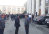 Возле мэрии Бишкека митингуют активисты «Кырк чоро»