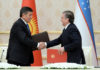 Президенты Узбекистана и Кыргызстана поговорили по телефону. Что обсуждали главы государств?