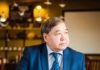 Первый кандидат в президенты Казахстана сдал документы в ЦИК