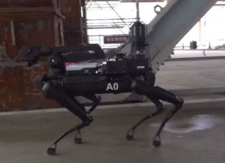 Посмотрите, как стая роботизированных собак SpotMini от Boston Dynamics буксирует грузовик