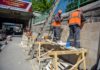Мост на улице Абдрахманова в Бишкеке украшают гранитной плиткой