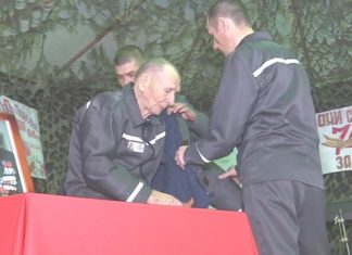 Слёзы ветерана. 93-летнего осужденного за убийство фронтовика поздравили в колонии