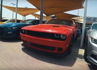 Сотни роскошных автомобилей гниют на свалке в Эмиратах: видео