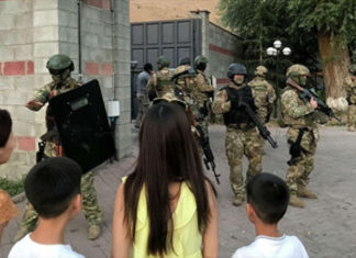 В чем ГКНБ обвиняет сотрудников 9-й службы, охранявших Атамбаева. Репортаж телеканала «Апрель»