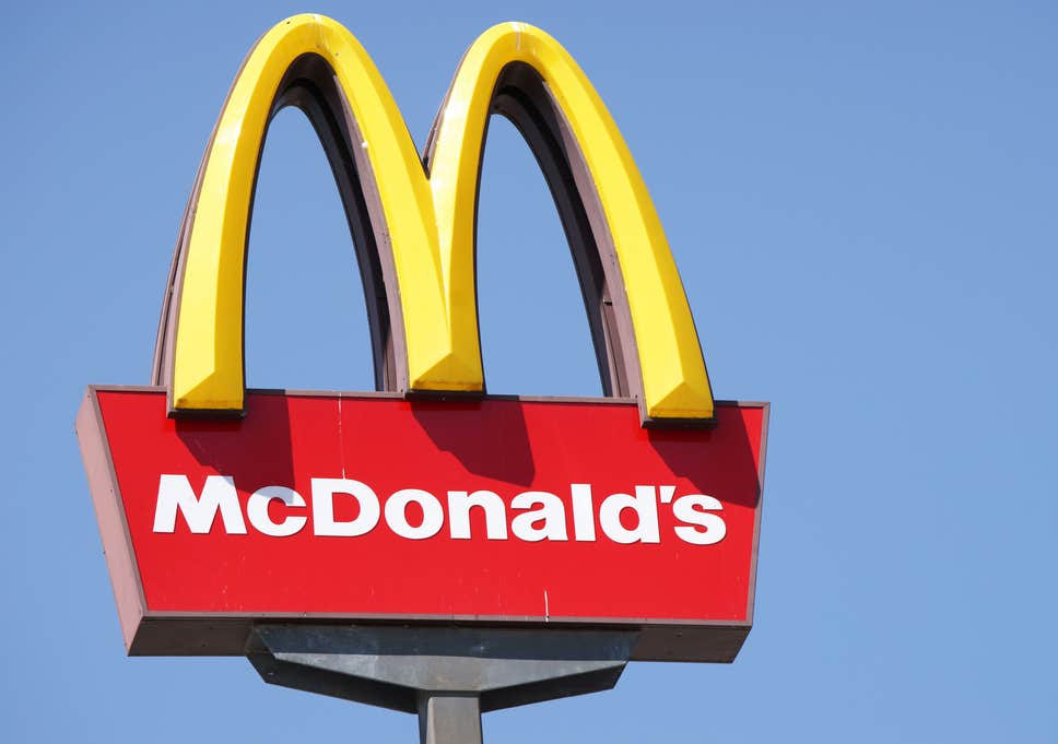 Рестораны McDonald’s приостанавливают работу в Казахстане «из-за ограничений в местных поставках»