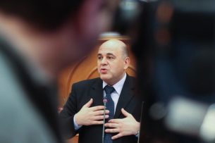Мишустин прервал визит в Кыргызстан из-за отъезда Путина в США