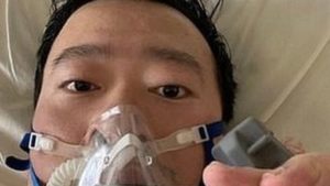 Ли Вэнлиань опубликовал в соцсетях свой снимок на больничной койке