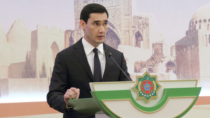 Президент Туркменистана уволил 26 министров